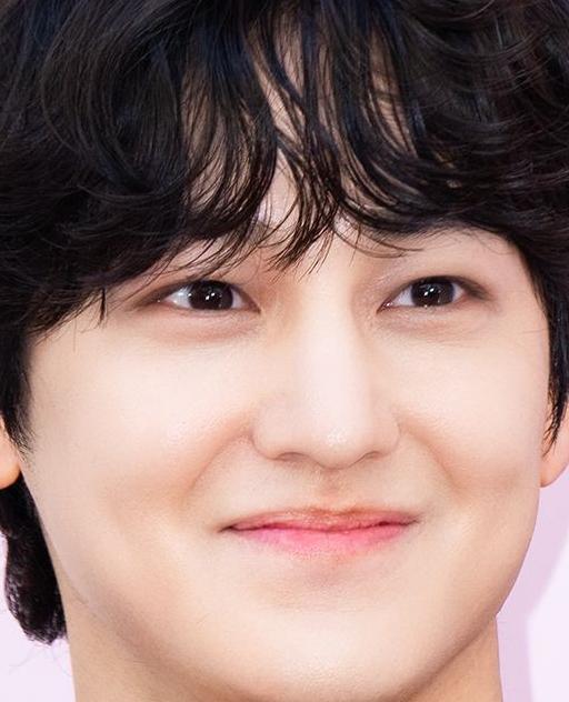 김범