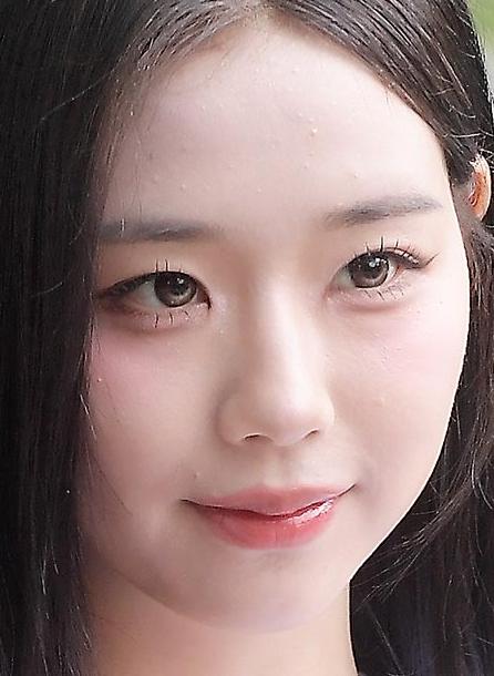 김채연
