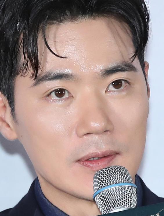 김강우