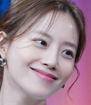 문채원