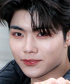 박건욱