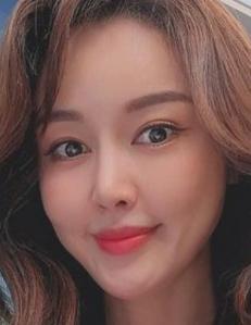 김민아