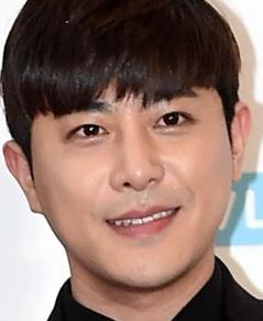 윤혁