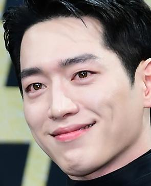 서강준