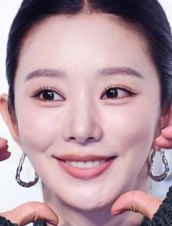 이주빈