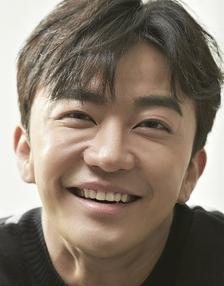 윤준
