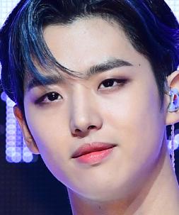 홍석