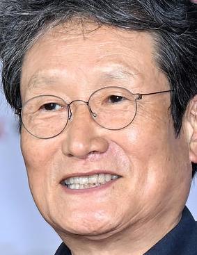 문성근