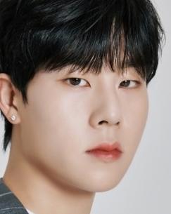 주헌