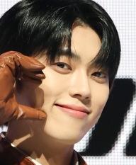 민균