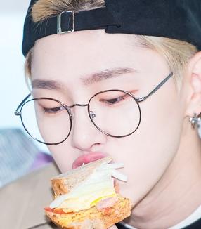 권현빈