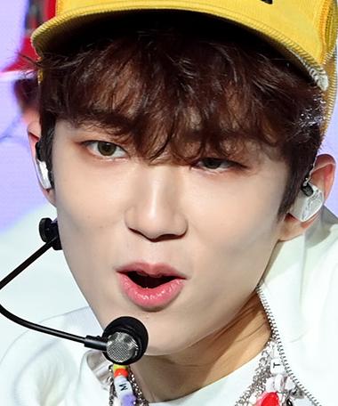 민호