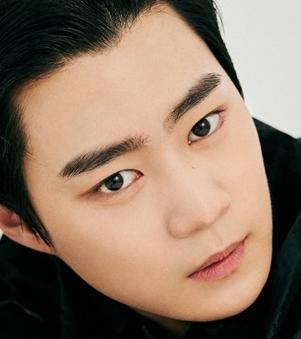 현우석